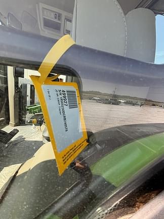 Image of John Deere 8R 230 equipment image 3