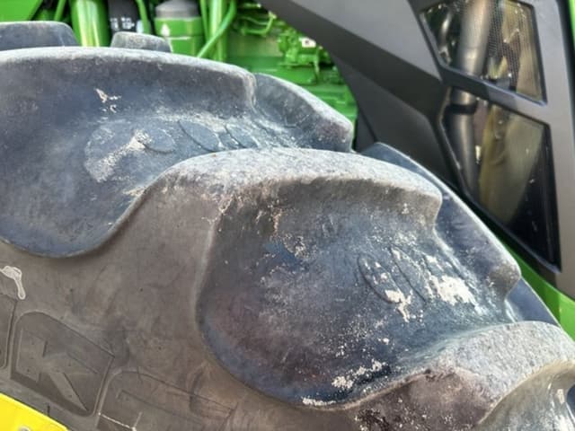 Image of John Deere 8R 230 equipment image 3