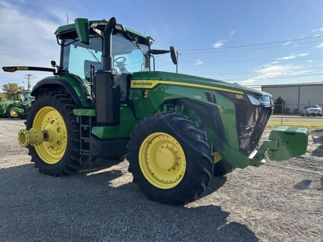 Image of John Deere 8R 230 equipment image 1