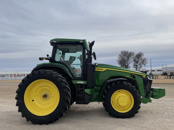 Image of John Deere 8R 230 equipment image 4