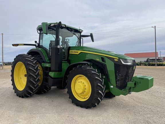 Image of John Deere 8R 230 equipment image 3