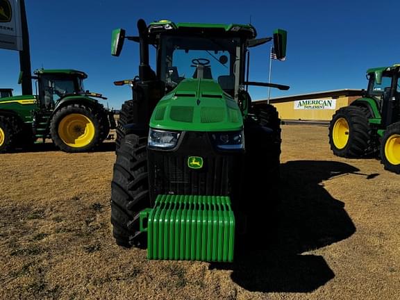 Image of John Deere 8R 230 equipment image 4