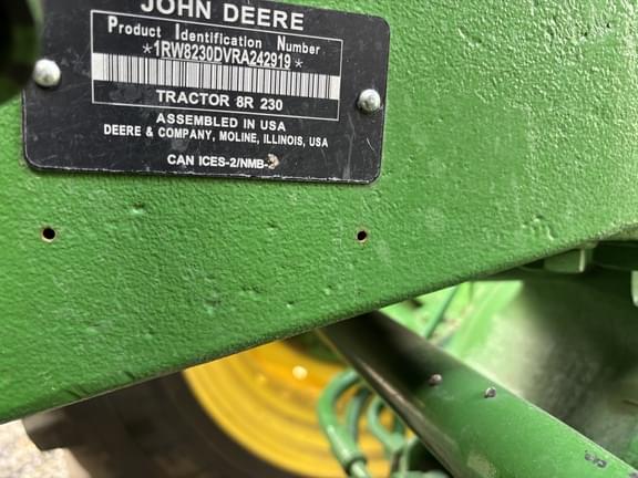 Image of John Deere 8R 230 equipment image 3