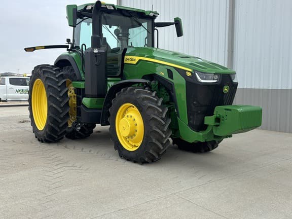 Image of John Deere 8R 230 equipment image 4