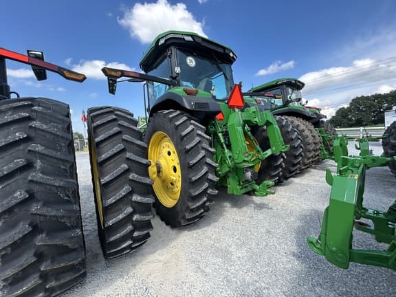 Image of John Deere 8R 230 equipment image 3