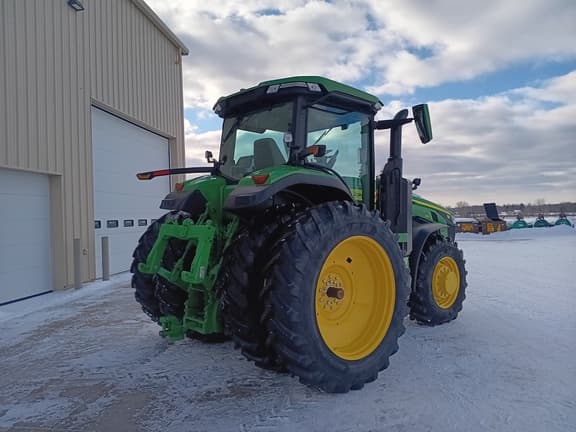 Image of John Deere 8R 230 equipment image 2
