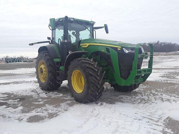 Image of John Deere 8R 230 equipment image 3