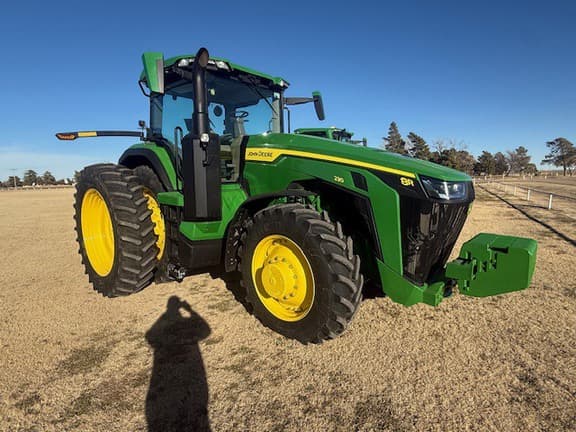Image of John Deere 8R 230 equipment image 1
