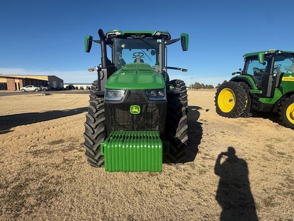 Image of John Deere 8R 230 equipment image 3