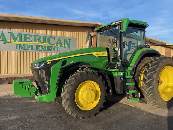Image of John Deere 8R 230 equipment image 1
