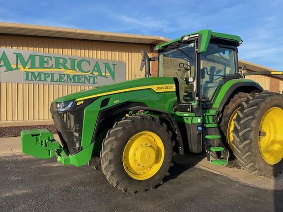 Image of John Deere 8R 230 equipment image 1