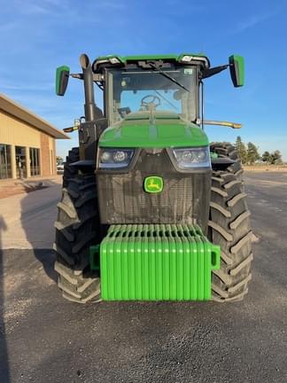 Image of John Deere 8R 230 equipment image 2