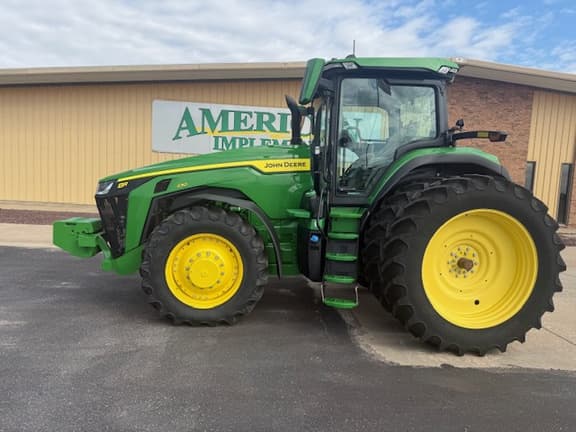 Image of John Deere 8R 230 equipment image 1