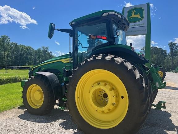 Image of John Deere 8R 230 equipment image 1