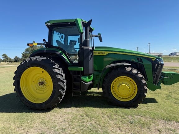 2024 John Deere 8R 230 Equipment Image0