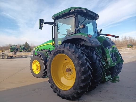 Image of John Deere 8R 230 equipment image 4