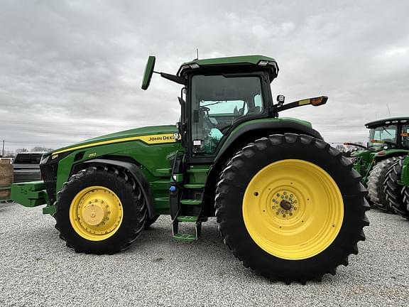 Image of John Deere 8R 250 equipment image 3