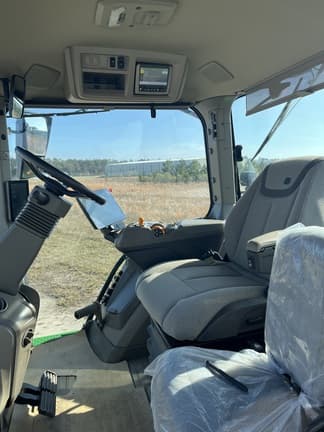 Image of John Deere 8R 250 equipment image 4