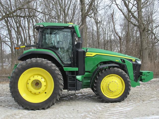 Image of John Deere 8R 250 equipment image 4