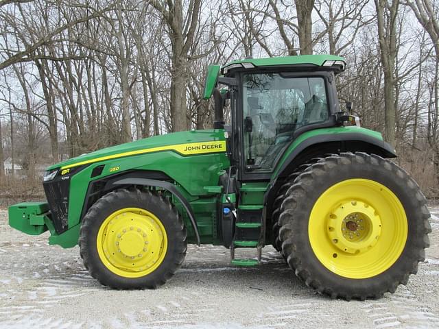 Image of John Deere 8R 250 equipment image 1