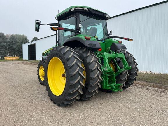 Image of John Deere 8R 250 equipment image 2