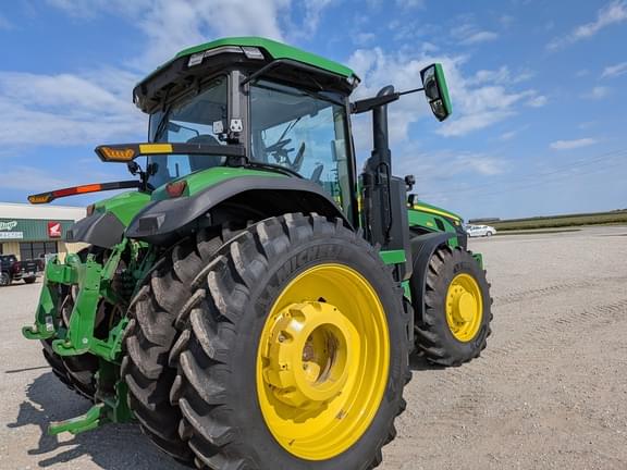 Image of John Deere 8R 250 equipment image 4