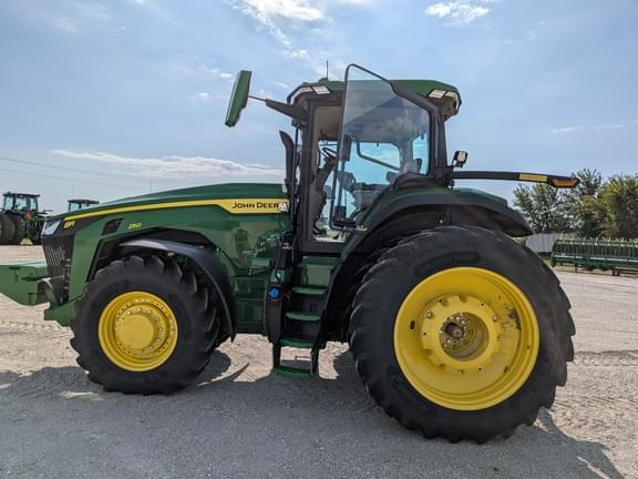 Image of John Deere 8R 250 equipment image 1