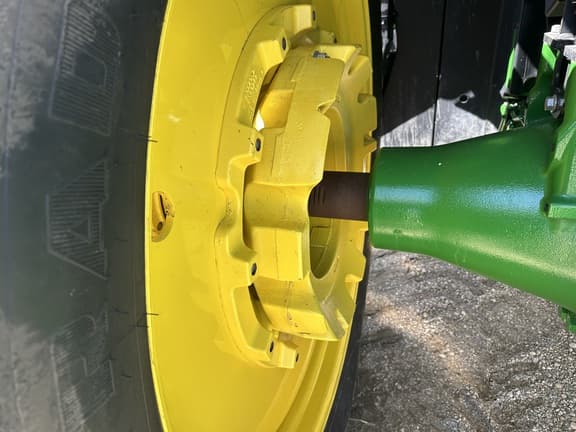 Image of John Deere 8R 250 equipment image 4