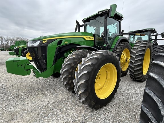 2024 John Deere 8R 250 Equipment Image0