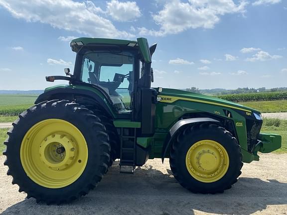 Image of John Deere 8R 250 equipment image 3