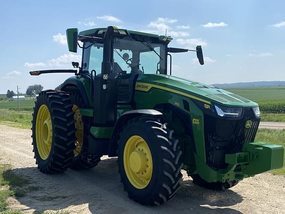 Image of John Deere 8R 250 equipment image 2