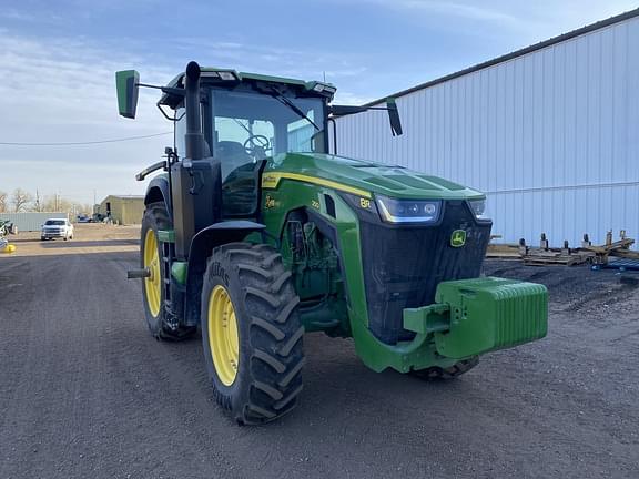 Image of John Deere 8R 250 equipment image 2