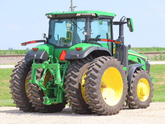 Image of John Deere 8R 250 equipment image 4
