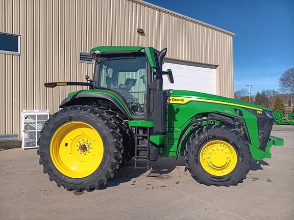 Image of John Deere 8R 250 equipment image 2