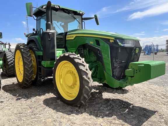 2024 John Deere 8R 250 Equipment Image0