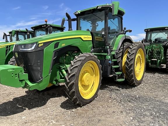 Image of John Deere 8R 250 equipment image 1