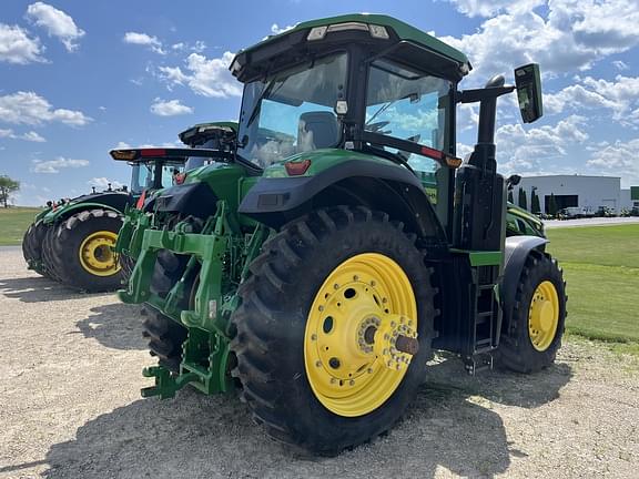 Image of John Deere 8R 250 equipment image 4