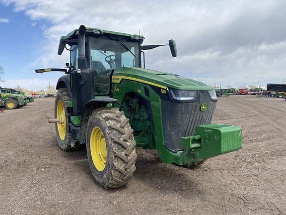 Image of John Deere 8R 250 equipment image 2