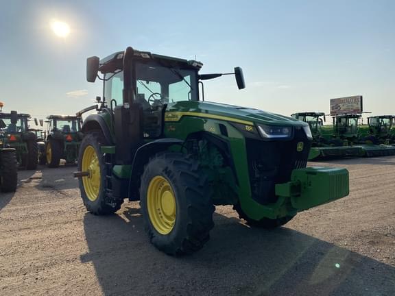 Image of John Deere 8R 250 equipment image 2
