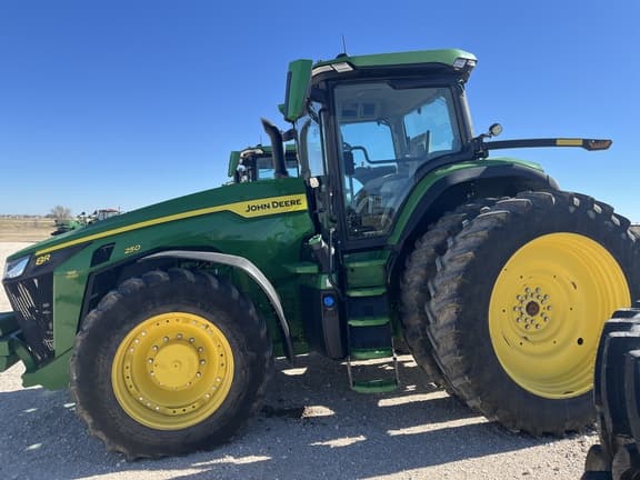 Image of John Deere 8R 250 equipment image 1