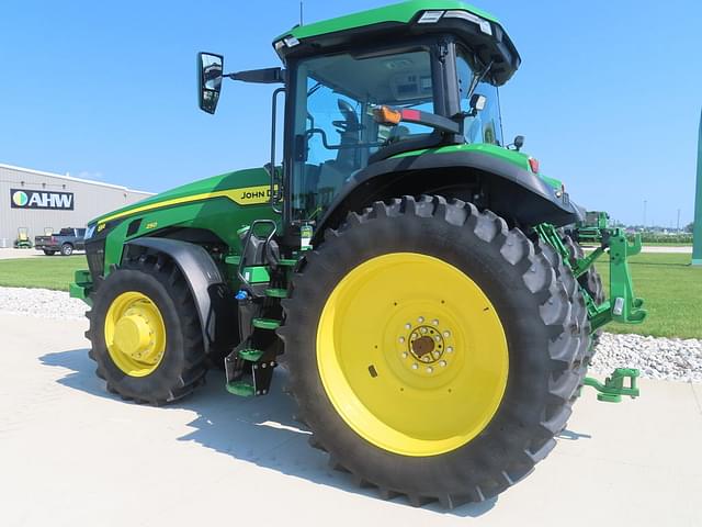Image of John Deere 8R 250 equipment image 1