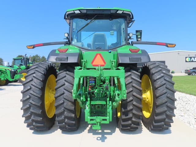 Image of John Deere 8R 250 equipment image 4