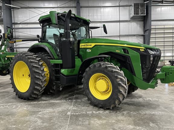 Image of John Deere 8R 250 equipment image 1