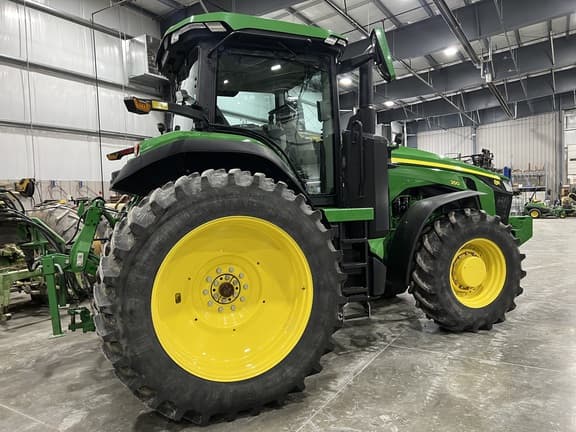 Image of John Deere 8R 250 equipment image 3