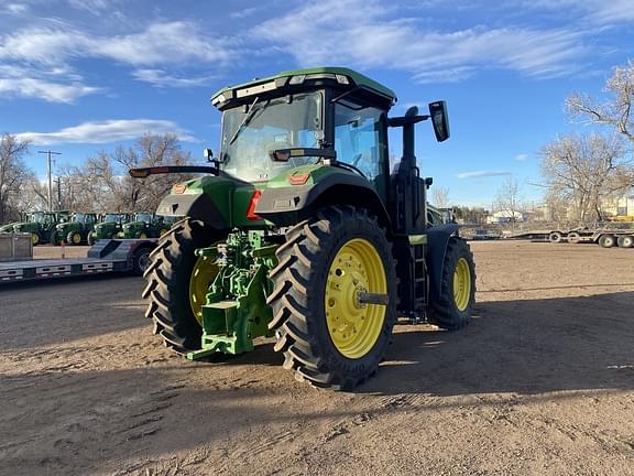 Image of John Deere 8R 250 equipment image 2