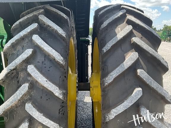 Image of John Deere 8R 250 equipment image 4