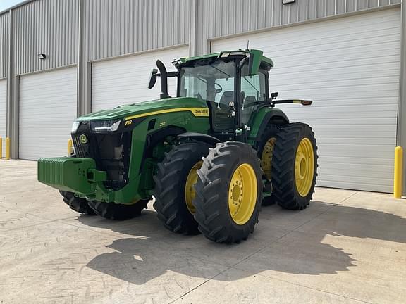 Image of John Deere 8R 250 equipment image 3