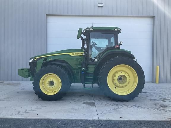 Image of John Deere 8R 250 equipment image 1
