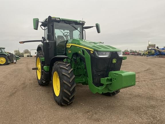 Image of John Deere 8R 250 equipment image 2