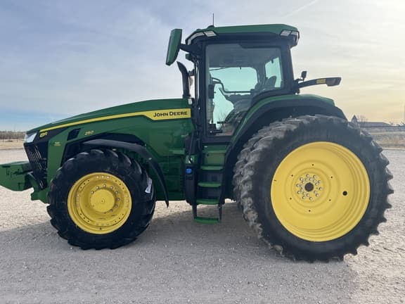 Image of John Deere 8R 250 equipment image 1